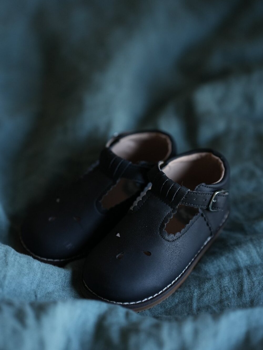 YourTay Girls Black Mary Jane Shoes Size 6 | Like New